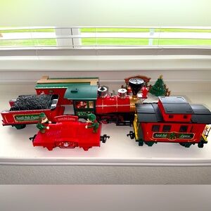 North Pole‎ Express Christmas Train Set